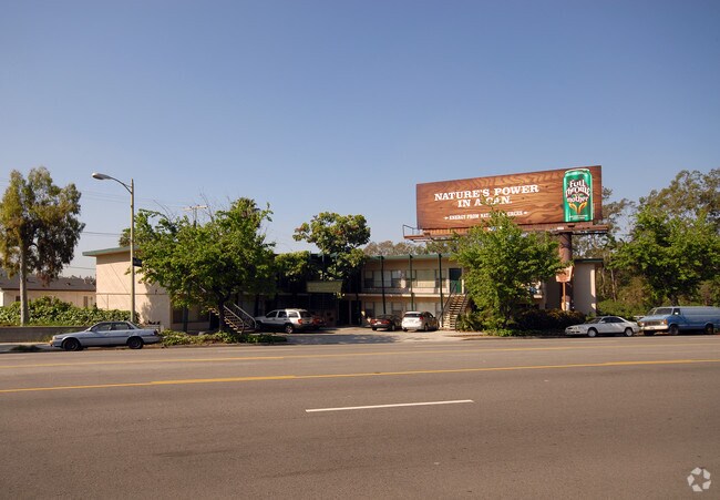 Building Photo - 2762 W Broadway