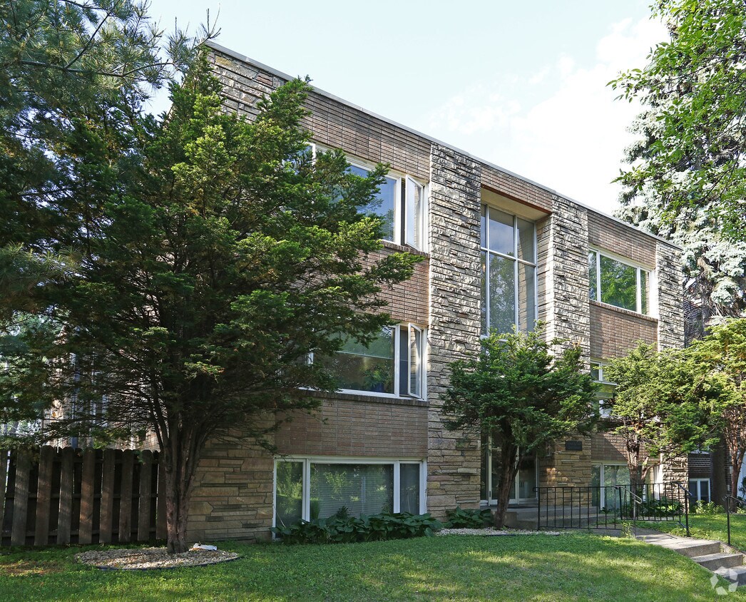 Foto del edificio - Country Club Apartments