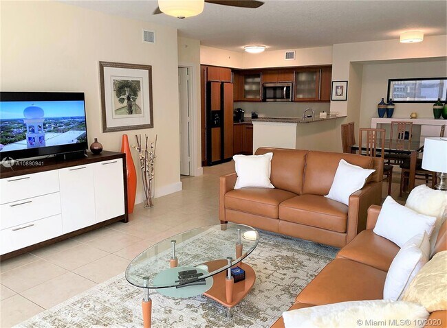 Building Photo - 2080 S Ocean Dr