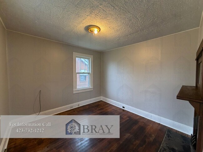 Foto del edificio - Charming Renovated 1935 Historic Home with Fenced Yard in Central Kingsport