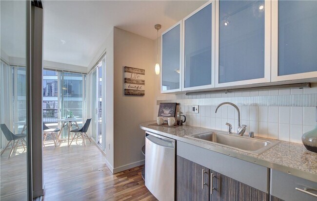 Foto del edificio - SEATTLE WATERFRONT CONDO FOR RENT w VIEWS!