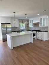 Building Photo - 7601 Robalo Rd