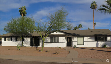 Building Photo - 2211 S Kachina Dr