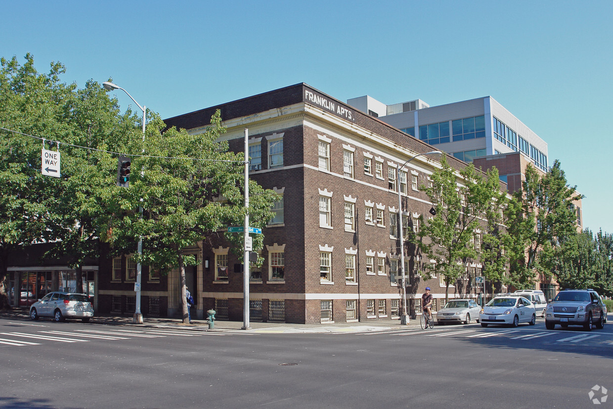 Primary Photo - Franklin Apartments