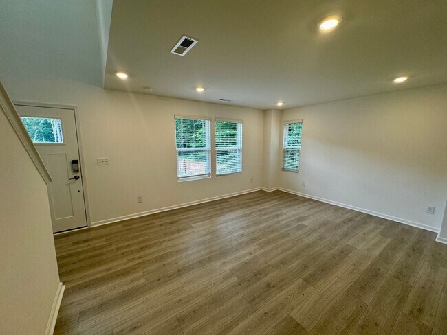 Building Photo - New Construction!  3BR/2.5BA Townhouse