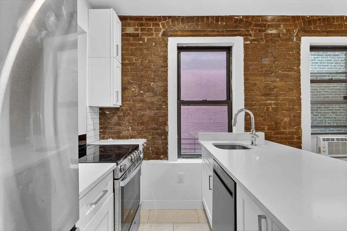 Building Photo - 7 Carmine St