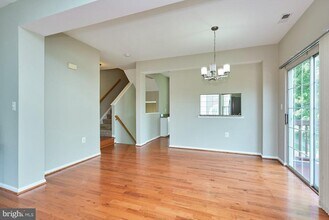 Building Photo - 4100 Fountainside Ln