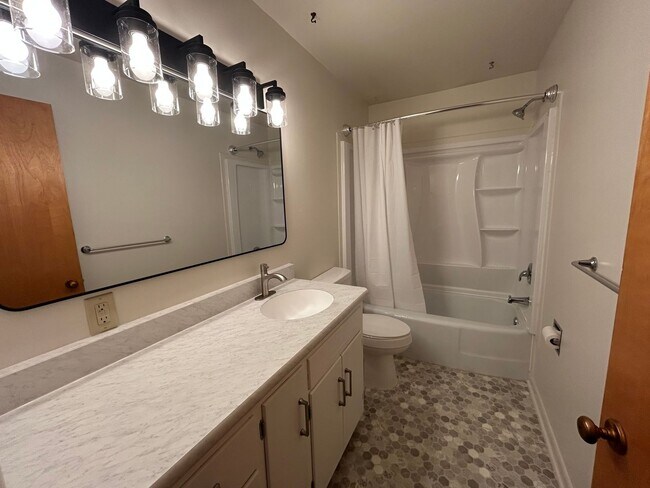Building Photo - Charming Home for Rent