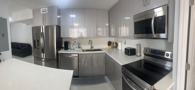 Building Photo - 1849 S Ocean Dr