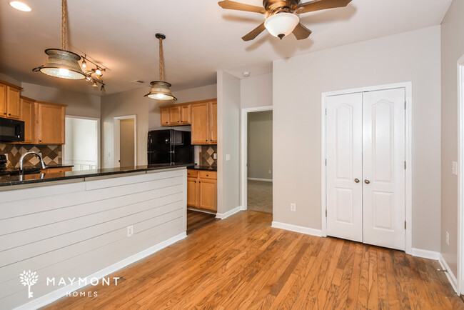 Building Photo - Stunning 4-Bedroom in Rydal, GA!