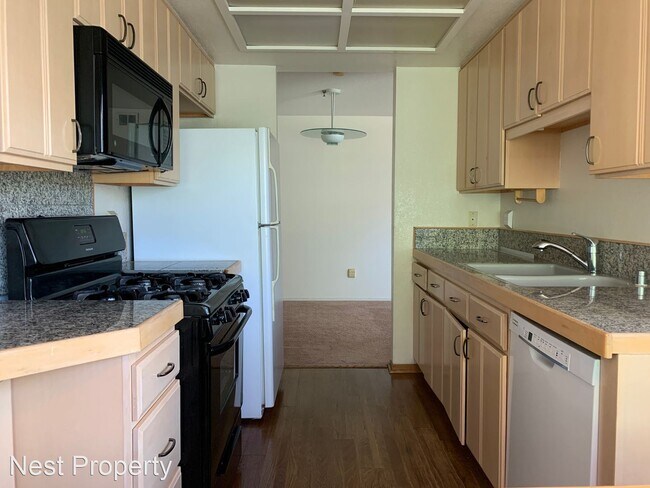 Building Photo - 2 br, 2.5 bath House - 1716 Hampton Ln