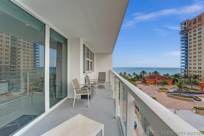 Building Photo - 2030 S Ocean Dr