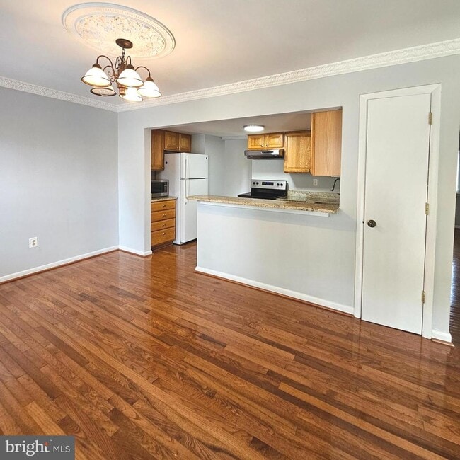 Building Photo - 9657 Lindenbrook St