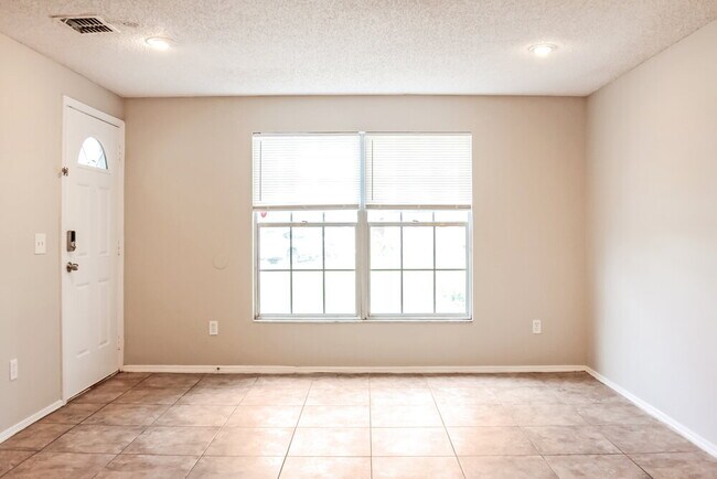 Building Photo - 8244 Yolanda Ct