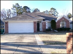 Building Photo - 12915 Misty Creek Dr