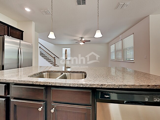 Building Photo - 417 Sandstone Dr