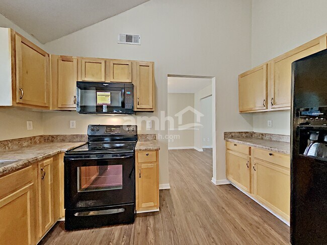 Foto del edificio - 716 Fletcher Dr