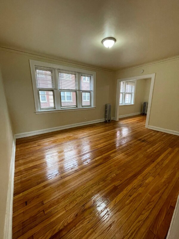 Foto del edificio - 7714 S South Shore Dr