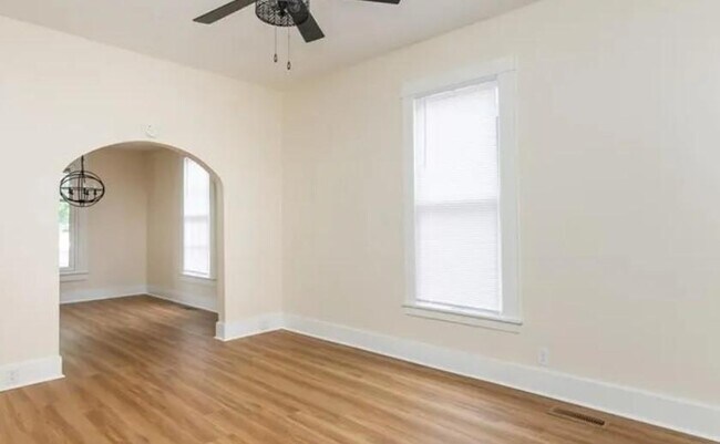 Foto del edificio - 1401 E Oak St