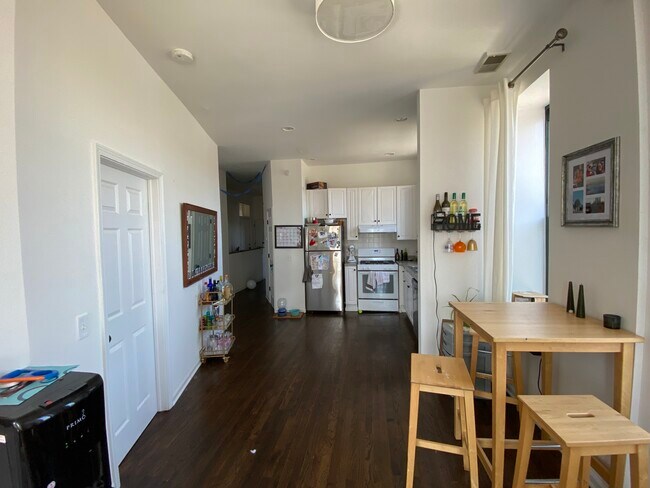 Foto del edificio - 948 N Orleans St