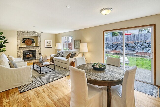 Foto del edificio - 4bd/2.5ba Renton Home