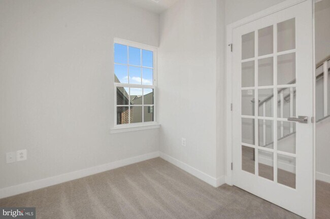 Building Photo - 13949 Airfoil Rd