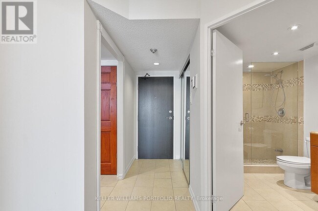 Building Photo - 15-2115 Maitland Pl