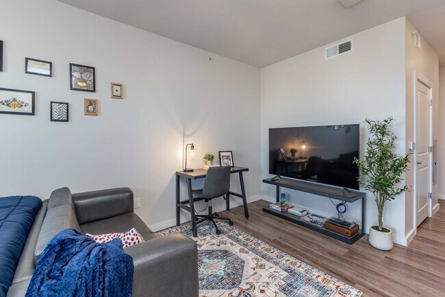 Building Photo - 1001 Marshall Ave