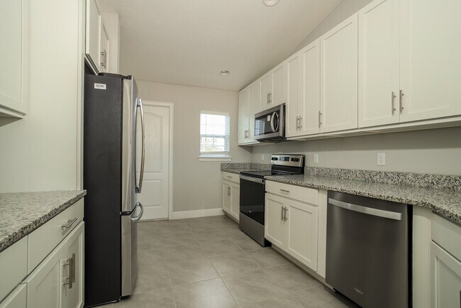 Building Photo - 437 Britten Dr
