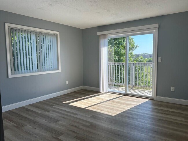 Foto del edificio - 728 Beverage Hill Ave