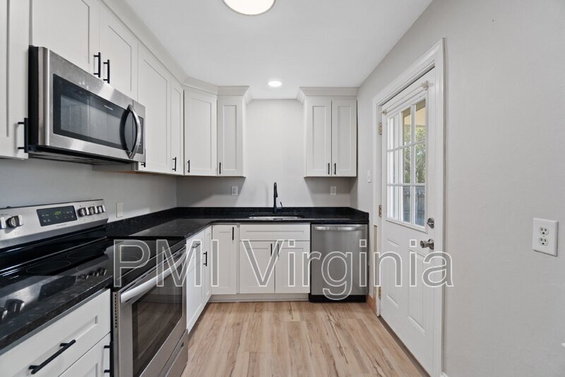Primary Photo - 409 Causey Ave