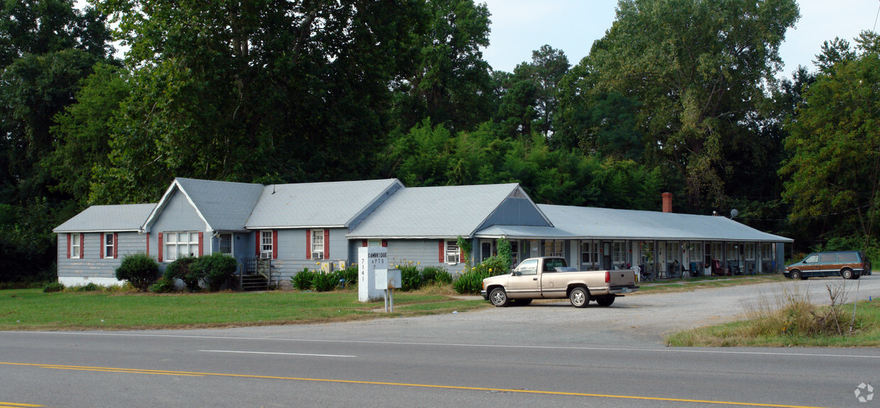 Primary Photo - CAMBRIDGE APTS