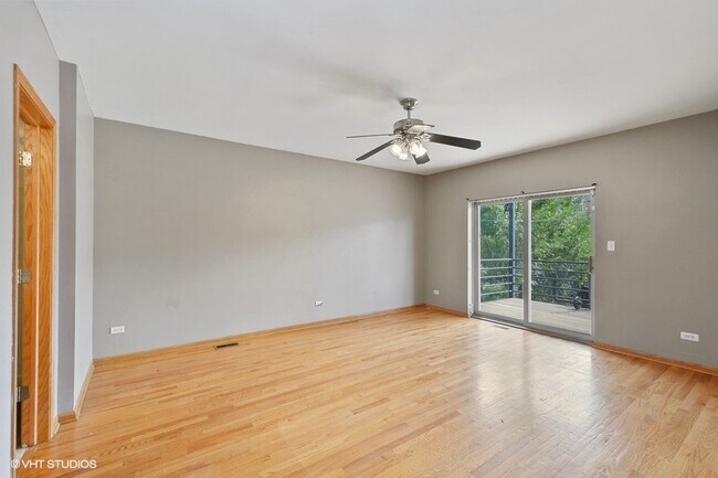 Foto del edificio - 2921 W Washington Blvd