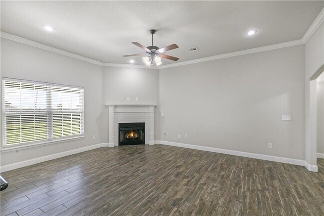 Building Photo - 1100 Ellen Ray Ln