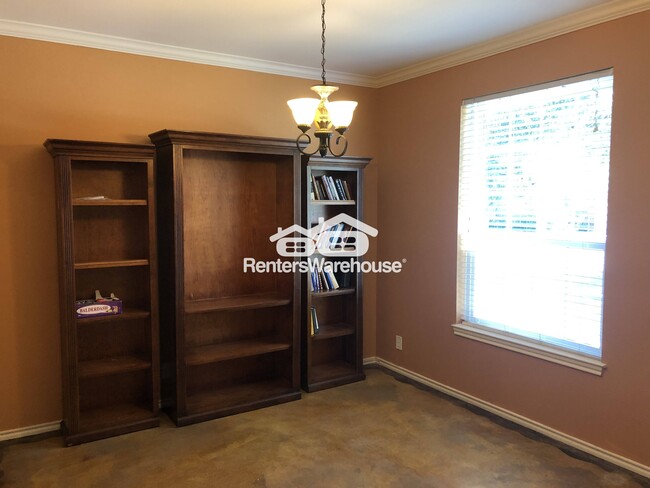 Building Photo - 1603 Azalea Dr