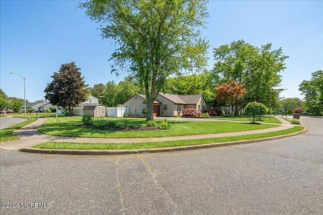 Foto del edificio - 3BR Toms River Home with Pool and Fenced Yard