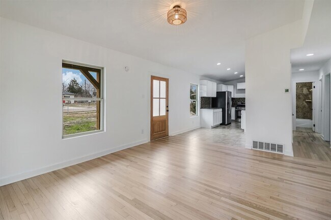 Building Photo - 1211 Gate Ln Dr