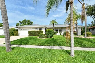 Building Photo - 6722 Roxbury Dr