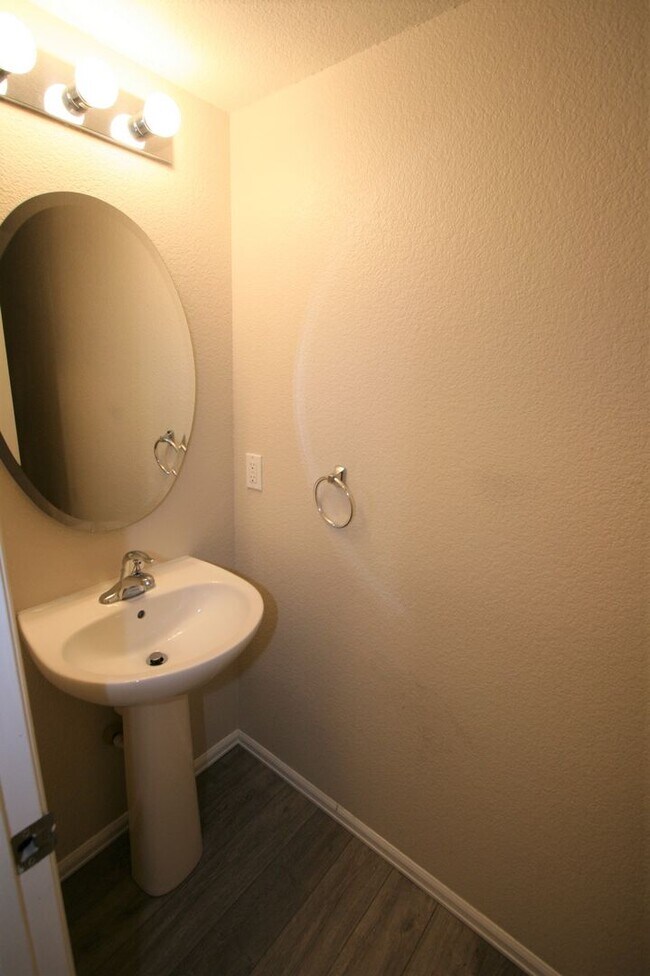 Foto del edificio - Beautiful 4 Bedroom Home in Stetson Hills!