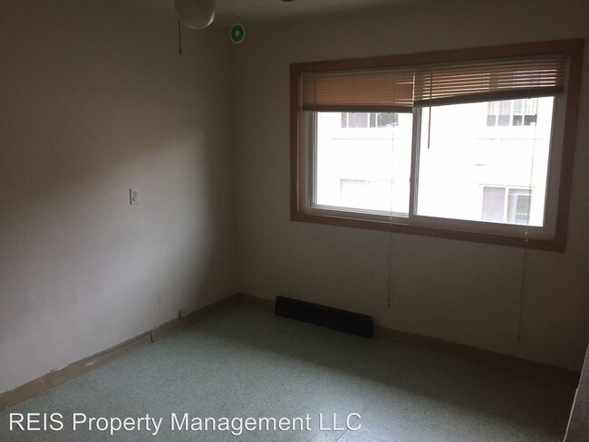 Building Photo - 2237 S 91st St