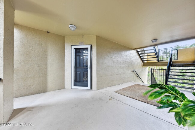 Building Photo - 1701 The Greens Way