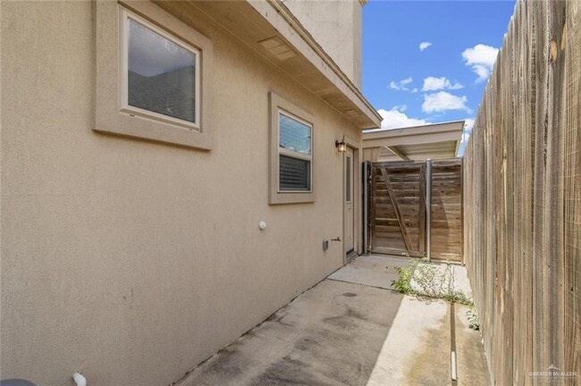 Building Photo - 10 Myrtle Beach Ave