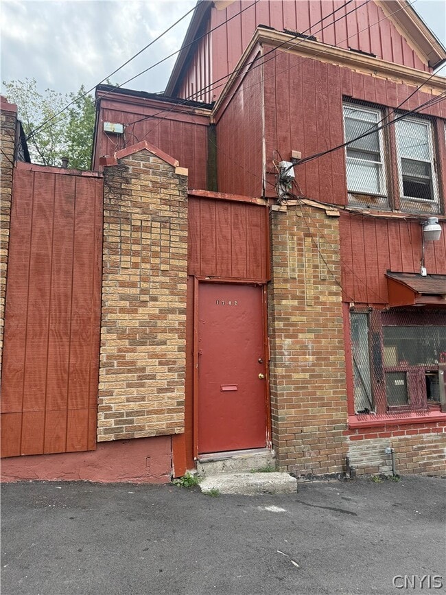 Building Photo - 1702 E Fayette St