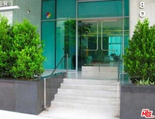 Foto del edificio - 1480 Vine St