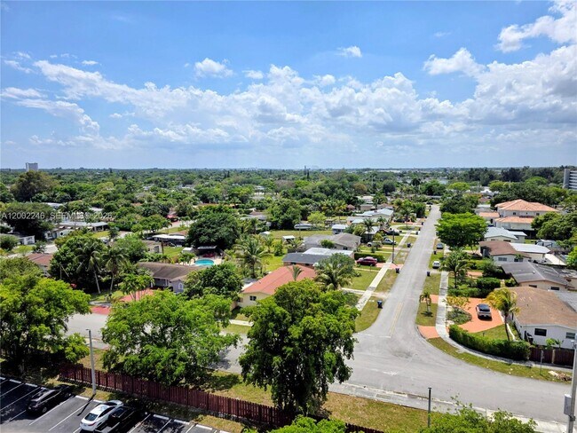Foto del edificio - 1200 NE Miami Gardens Dr