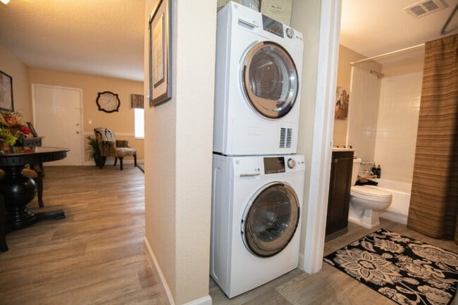 Foto del edificio - 2035 Philippe Pkwy