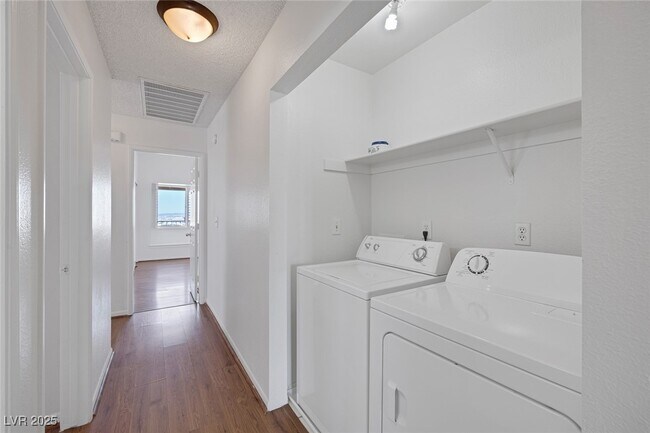 Foto del edificio - 1701 Duarte Dr