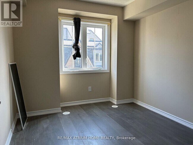 Photo du bâtiment - 1255 Bridletowne Cir