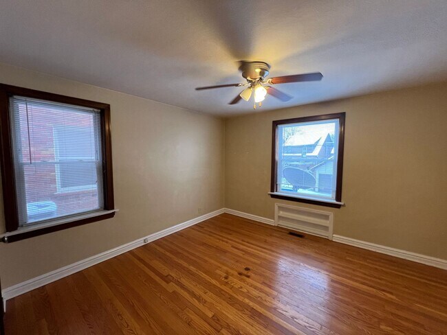 Foto del edificio - 5834 Nottingham Ave