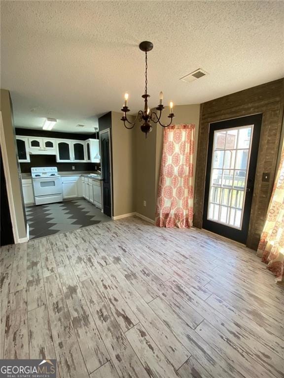 Building Photo - 556 Fox Creek Crossing